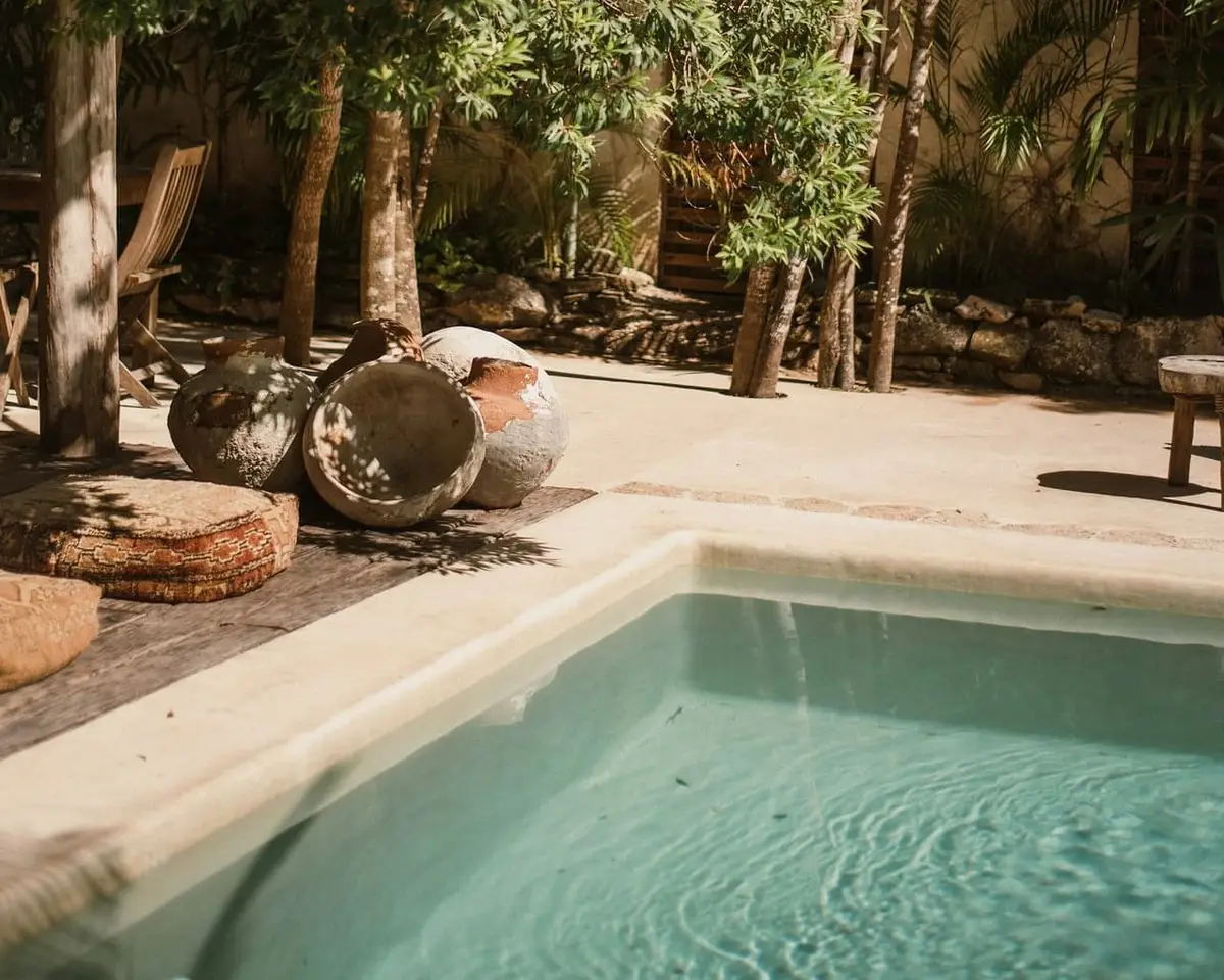 Deck da Suíte Jardim com acesso à piscina